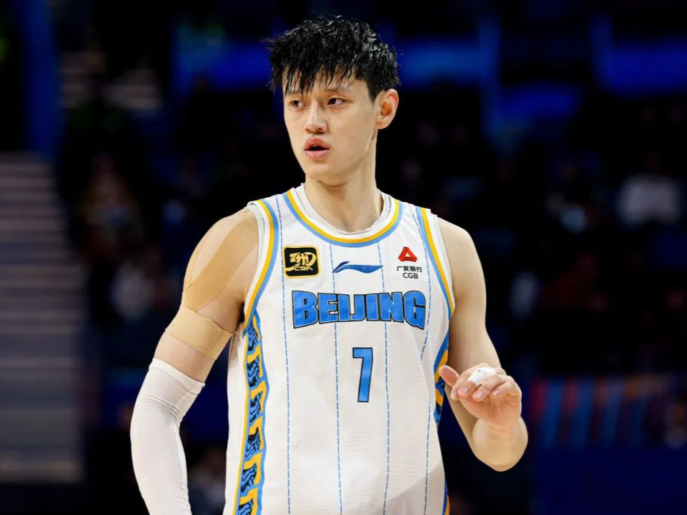 窗口期成都蓉城备战CBA常规赛，豪取连胜细节曝光，媒体盛赞，资深球员宣示担当的简单介绍