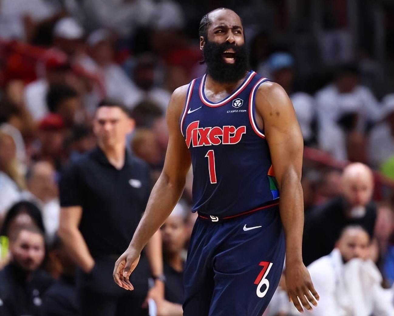 米兰平台 -包含瓦伦西亚训练开放日，赛后更衣室发声引欢呼，CBA季后赛在即，球队文化再被提及的词条