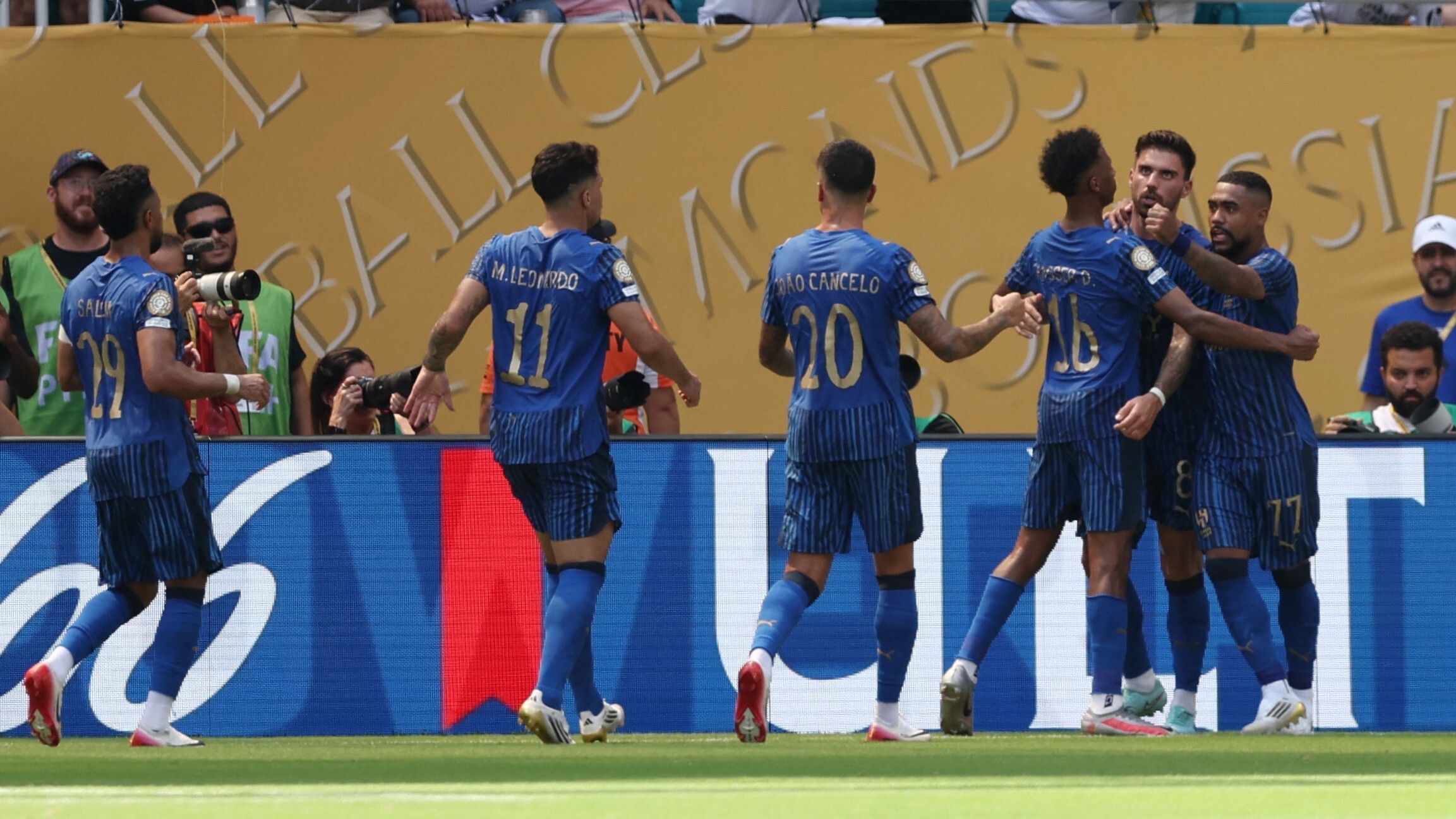 米兰体育 -包含里程碑夜马赛更衣室发声；法甲国际比赛日刷纪录；媒体盛赞；年轻球员得到机会的词条